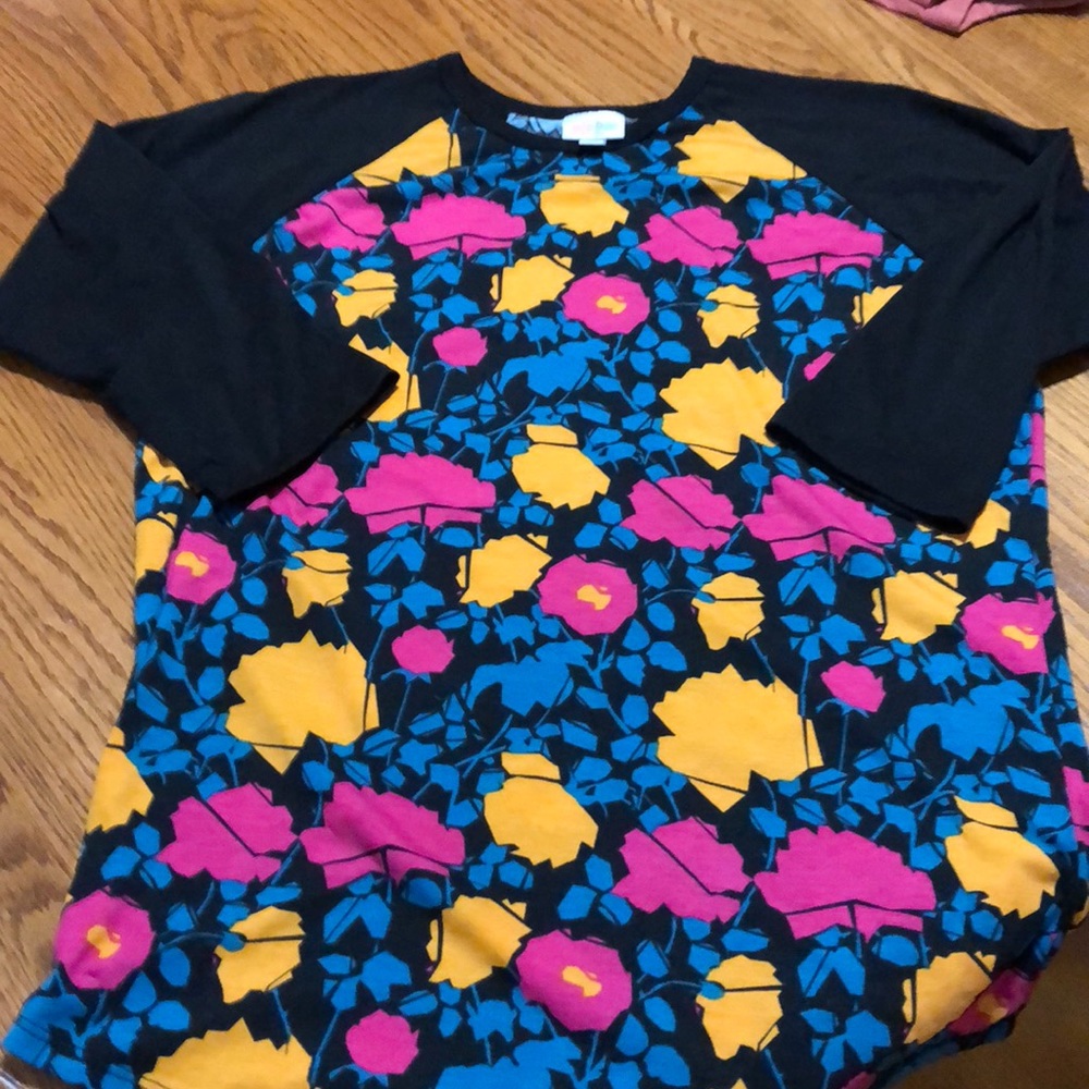 LulaRoe Size Large Black & floral Randy Top